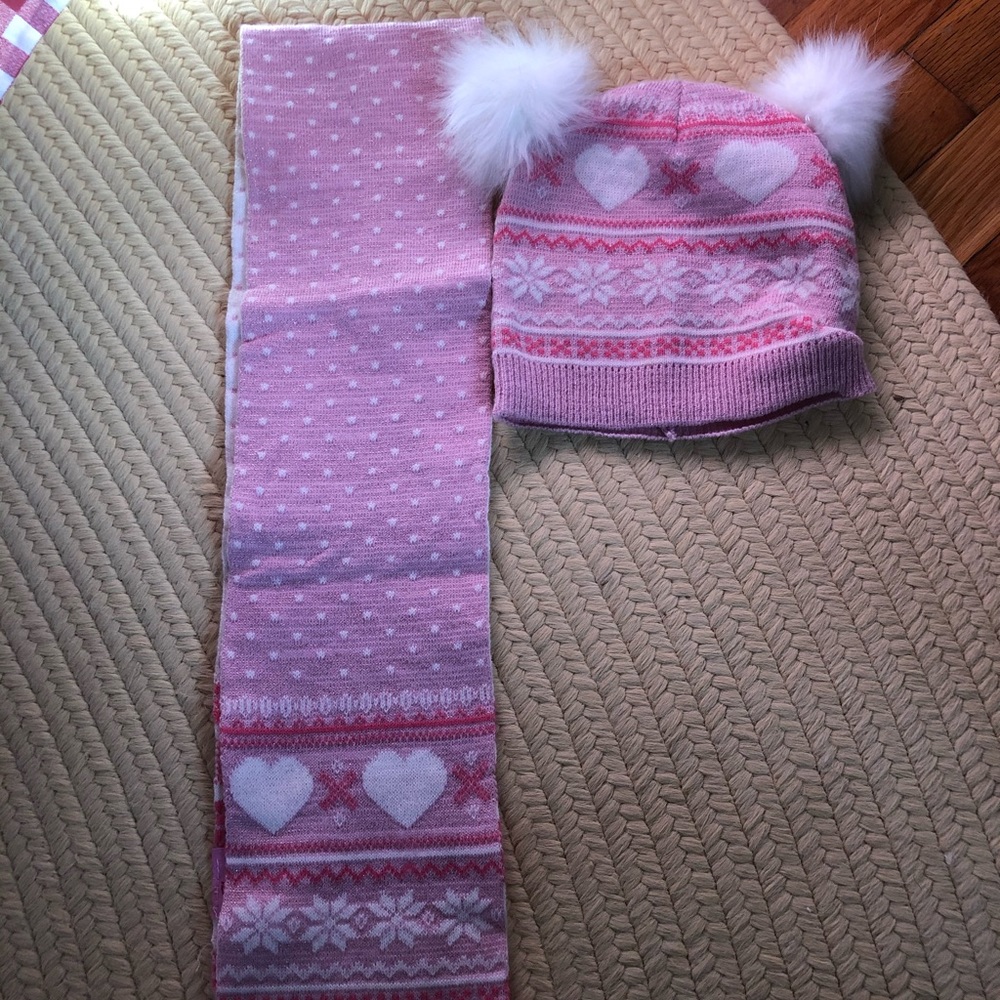 Little girl hat & scarf set.
